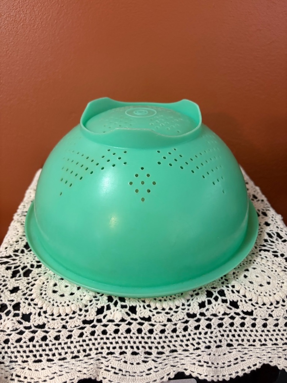 Vintage Tupperware Colander - Picture 5 of 5